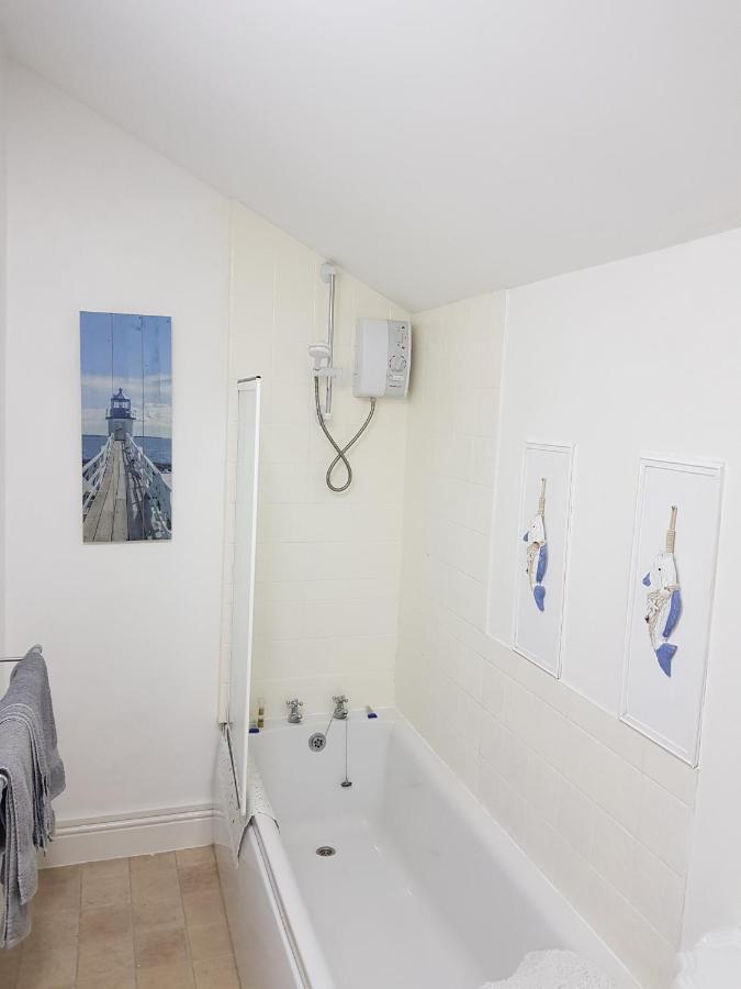 Spacious & Cozy Mid Wales Town Centre Apartment, With Bike Storage Llandrindod Wells Exterior foto