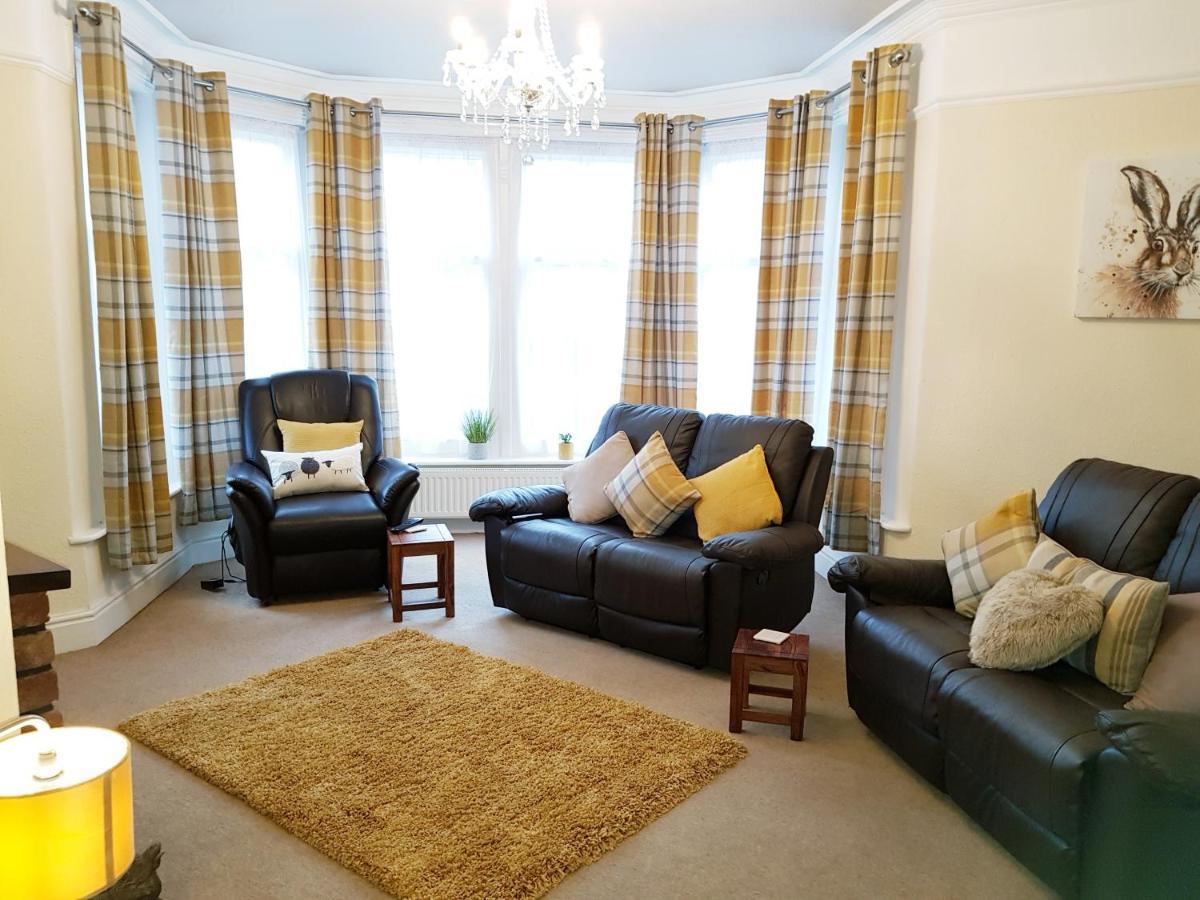 Spacious & Cozy Mid Wales Town Centre Apartment, With Bike Storage Llandrindod Wells Quarto foto